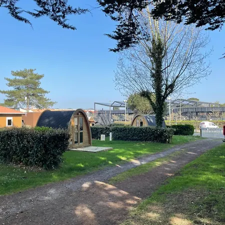 Les Gatinelles Kamp alanı