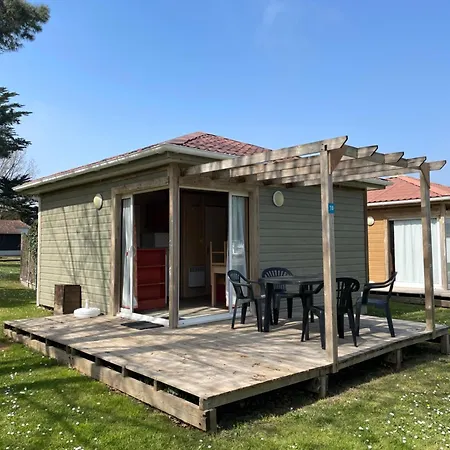 Les Gatinelles Kamp alanı 2*