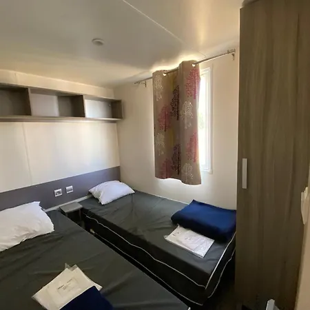 Domaine Des Gatinelles مكان تخييم 2*
