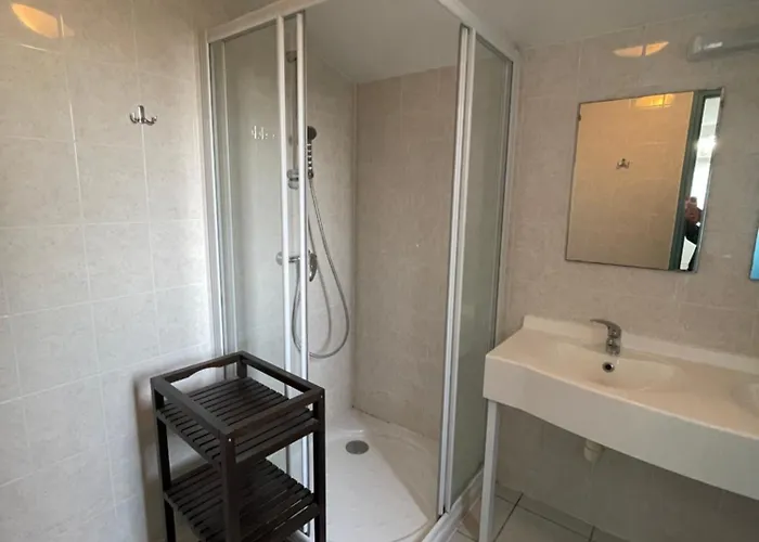 Les Gatinelles مكان تخييم