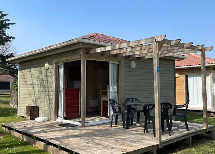 Les Gatinelles مكان تخييم 2*